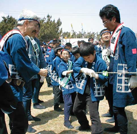 平成14年度（2002年）広沢町凧揚会ひ組 子供凧揚げ