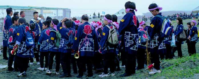 平成16年度（2004年）広沢町凧揚会ひ組 子供凧揚げ