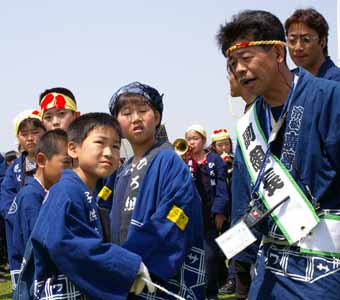 平成17年度（2005年）広沢町凧揚会ひ組 子供凧揚げ